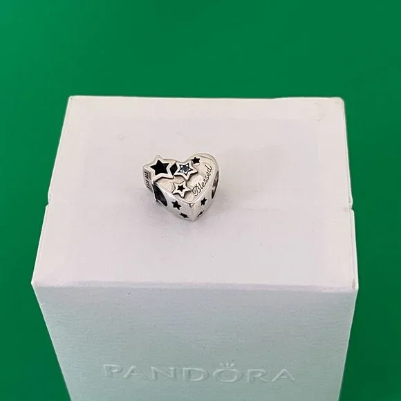 Pandora Thankful Heart & Stars Charm - Picture 2 of 5